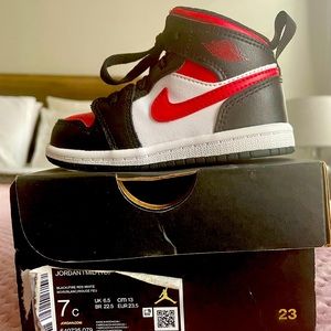Jordan 1, red black and white, size 7c